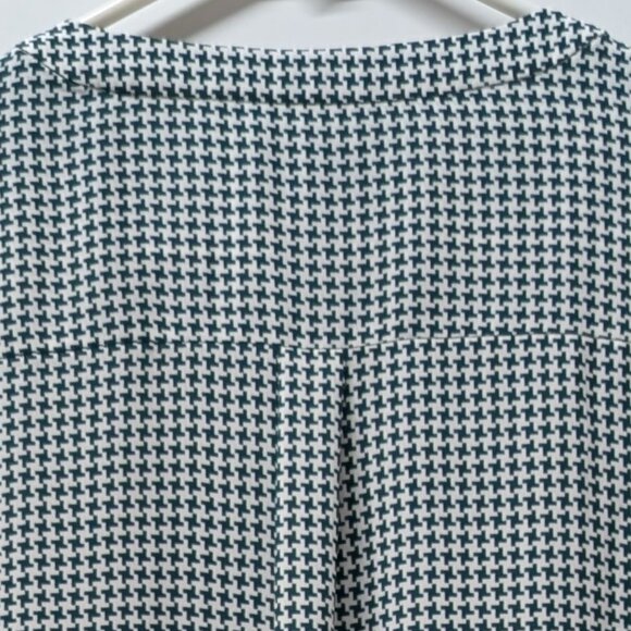 Talbots Long Sleeve Houndstooth Pattern Blouse in Cream & Forest Green - Picture 7 of 10